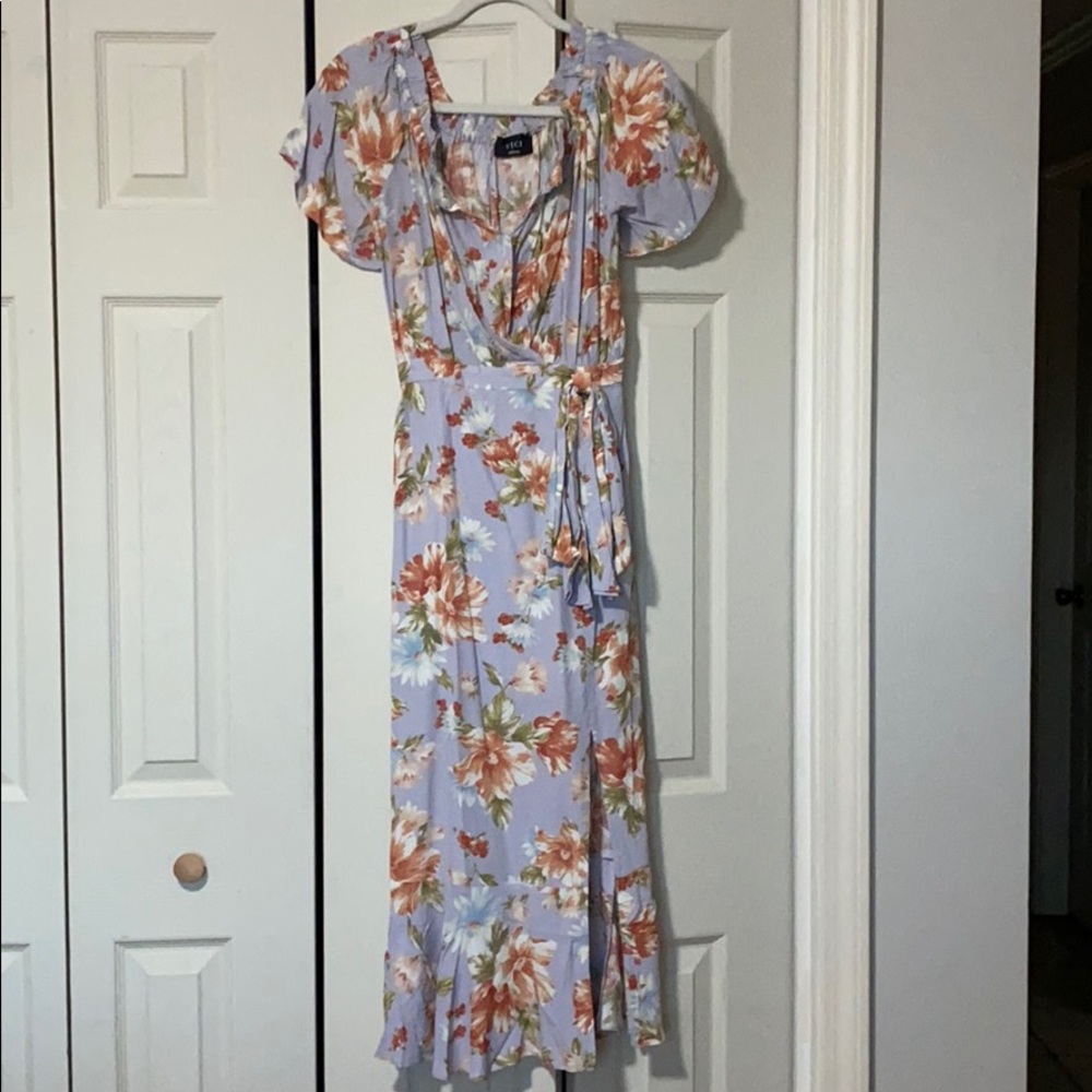 Vici floral midi dress size small